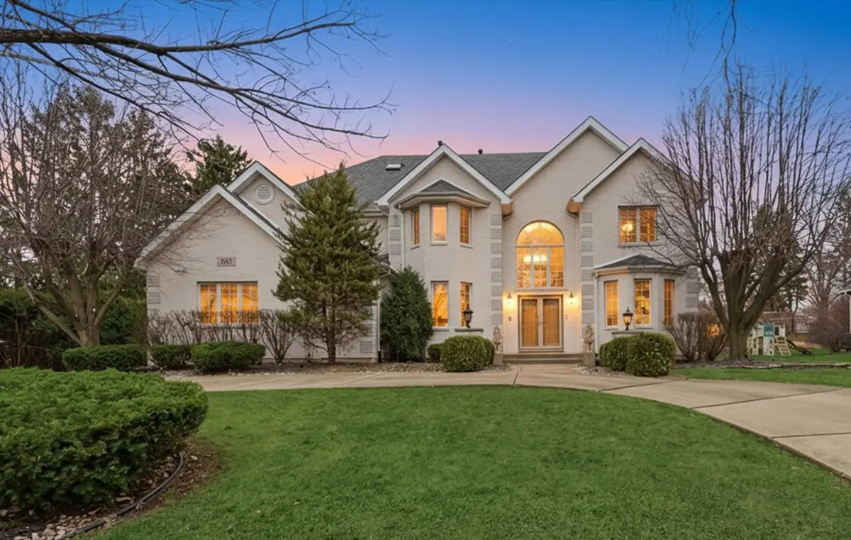 15W641 81st Street, Burr Ridge, IL 60527 - #1