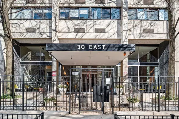 30 E Division Street #14C, Chicago, IL 60610