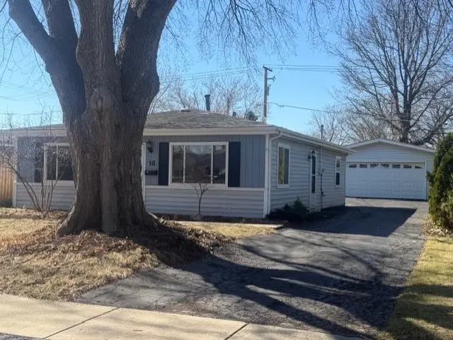 16 N Fairlawn Avenue, Mundelein, IL 60060 - #2