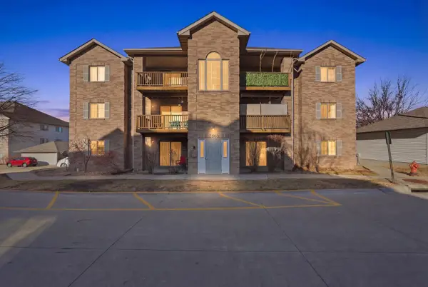 2865 Coral Court #202, Coralville, IA 52241