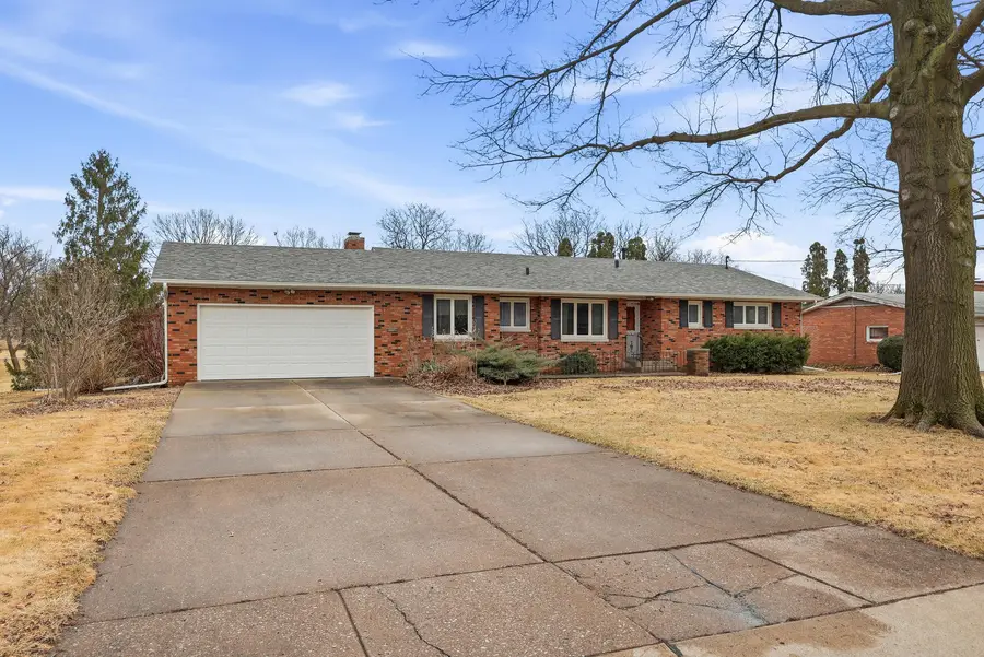 4215 W El Rancho Drive, Davenport, IA 52806 - #2