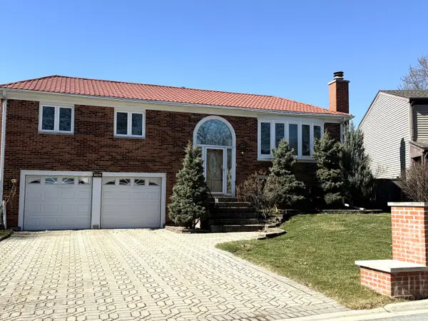 110 Andover Drive, Roselle, IL 60172