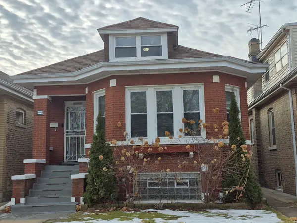 4855 W Argyle Street, Chicago, IL 60630