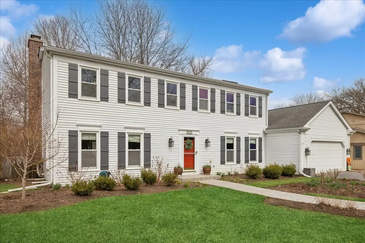 334 E Winchester Road, Libertyville, IL 60048 - #1