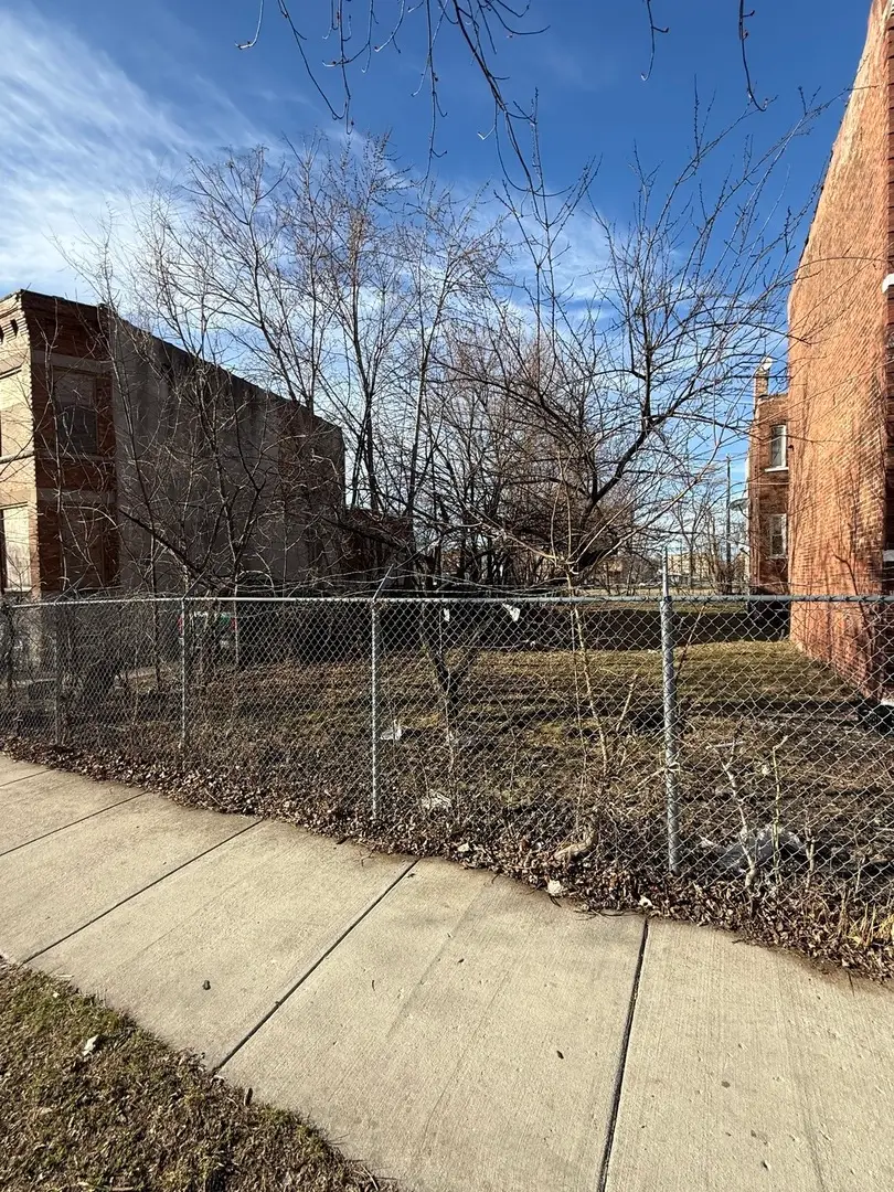 4202 W Wilcox Street, Chicago, IL 60624 - #1