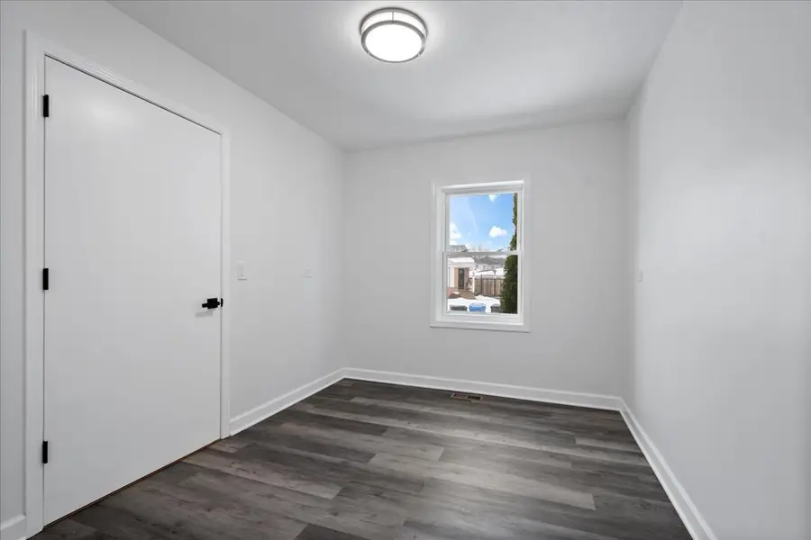 7241 N Mcvicker Avenue, Chicago, IL 60646 - #3