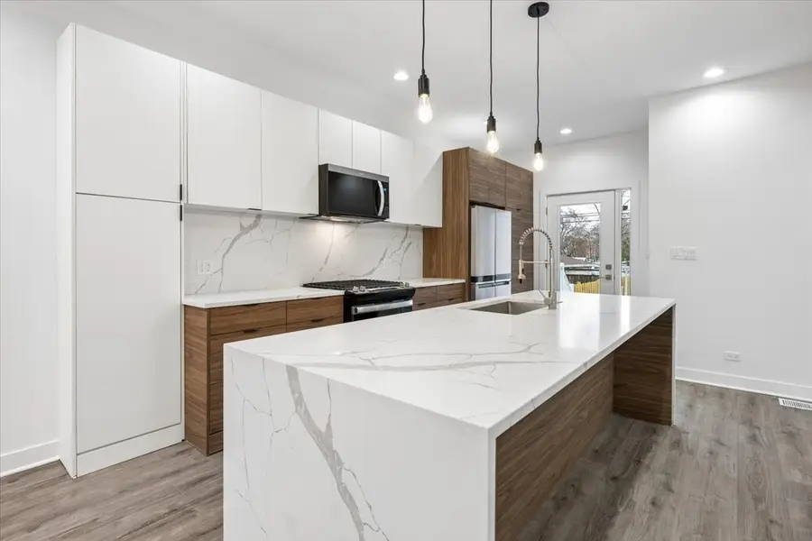 1721 W Arthur Avenue, Chicago, IL 60626 - #3