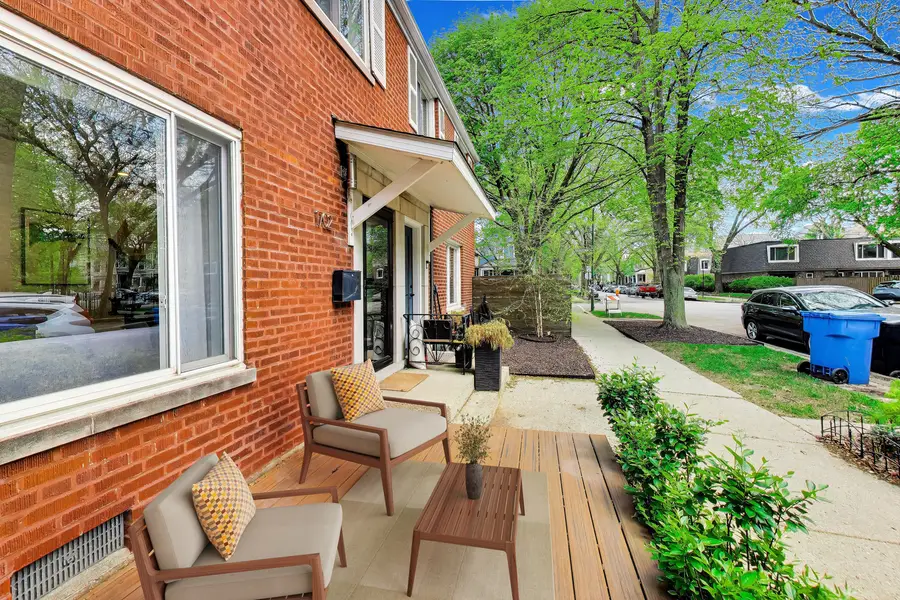 1702 W Belle Plaine Avenue, Chicago, IL 60613 - #3