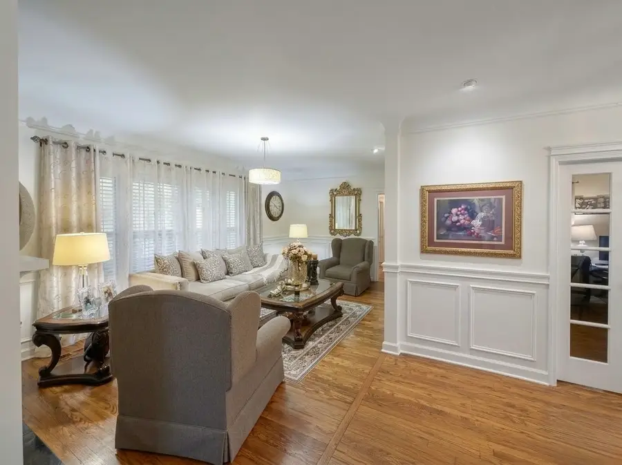 5549 N Parkside Avenue, Chicago, IL 60630 - #2