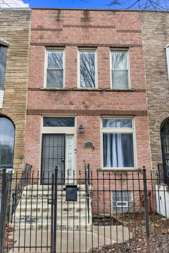4403 S Prairie Avenue, Chicago, IL 60653 - #1