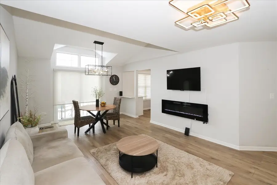 1719 Autumn Avenue #B, Schaumburg, IL 60193 - #3