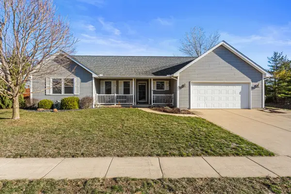 1202 Edgeview Drive, Mahomet, IL 61853