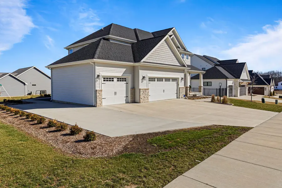 1306 Ravenwood Drive, Mahomet, IL 61853 - #3