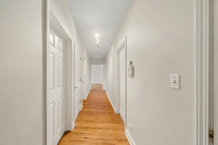 2002 W Estes Avenue #1, Chicago, IL 60645 - #3