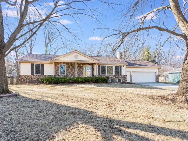 109 E Oak Knoll Drive, Hinckley, IL 60520