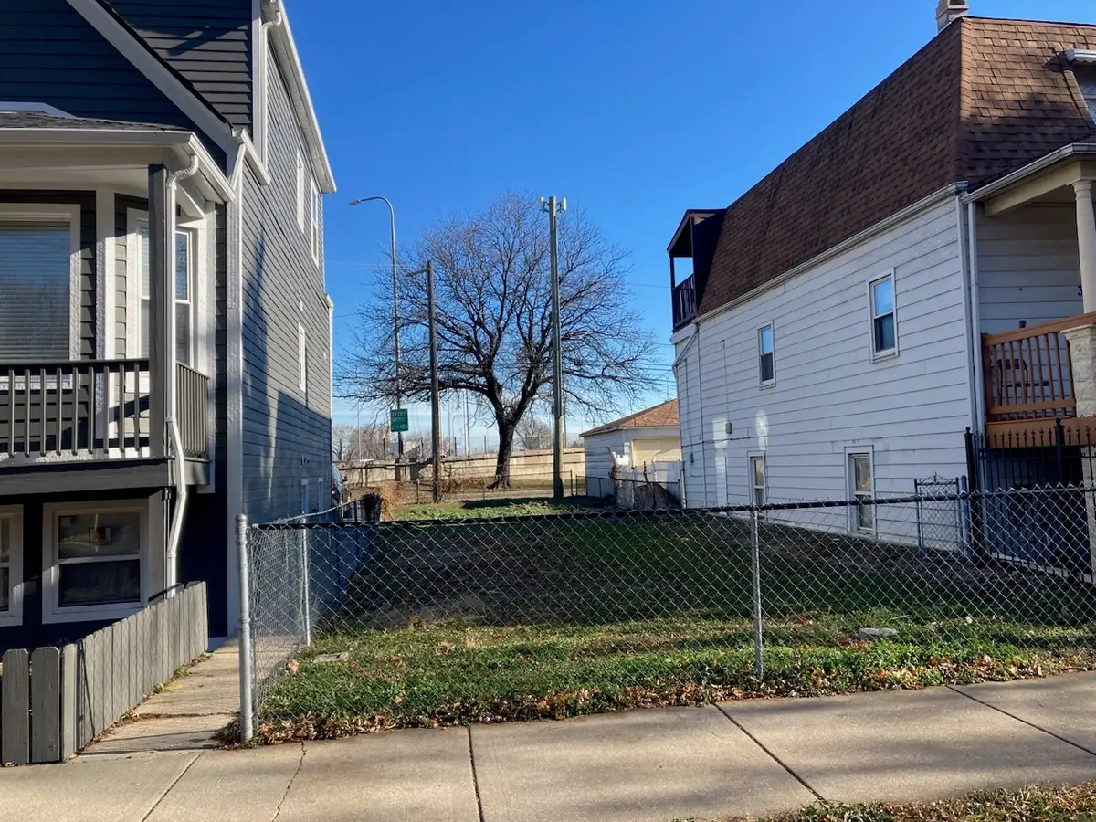 3329 N Drake Avenue, Chicago, IL 60618 - #1