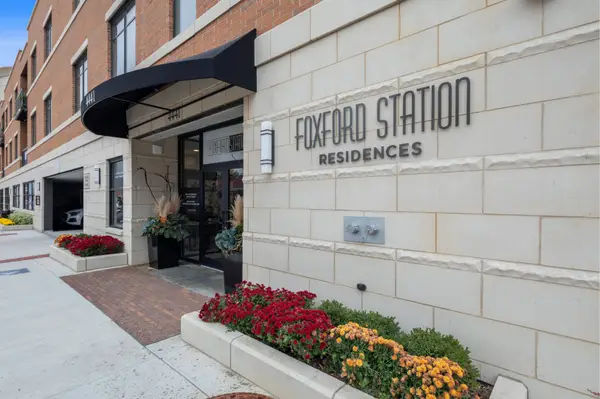 4441 Wolf Road #206, Western Springs, IL 60558