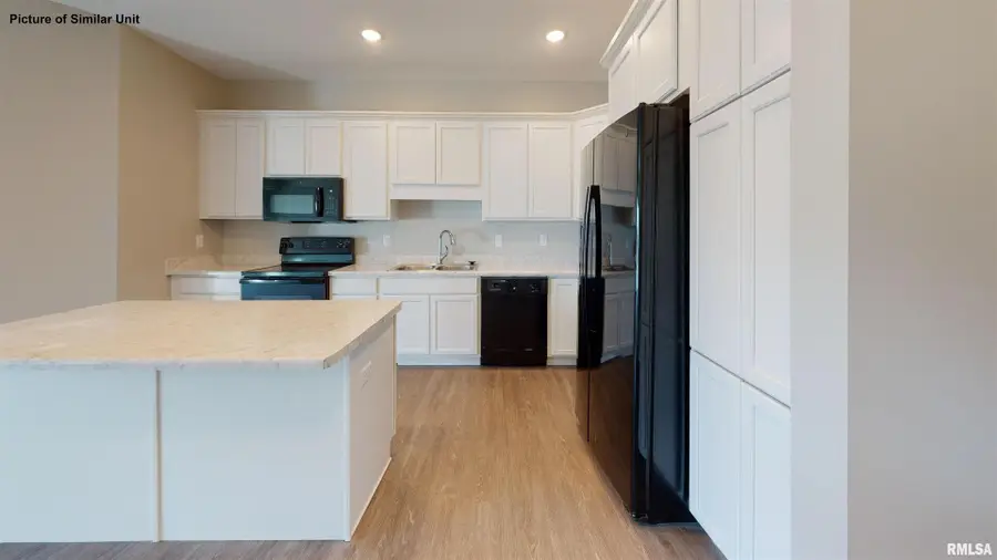 2592 Middle Road #220, Bettendorf, IA 52722 - #3