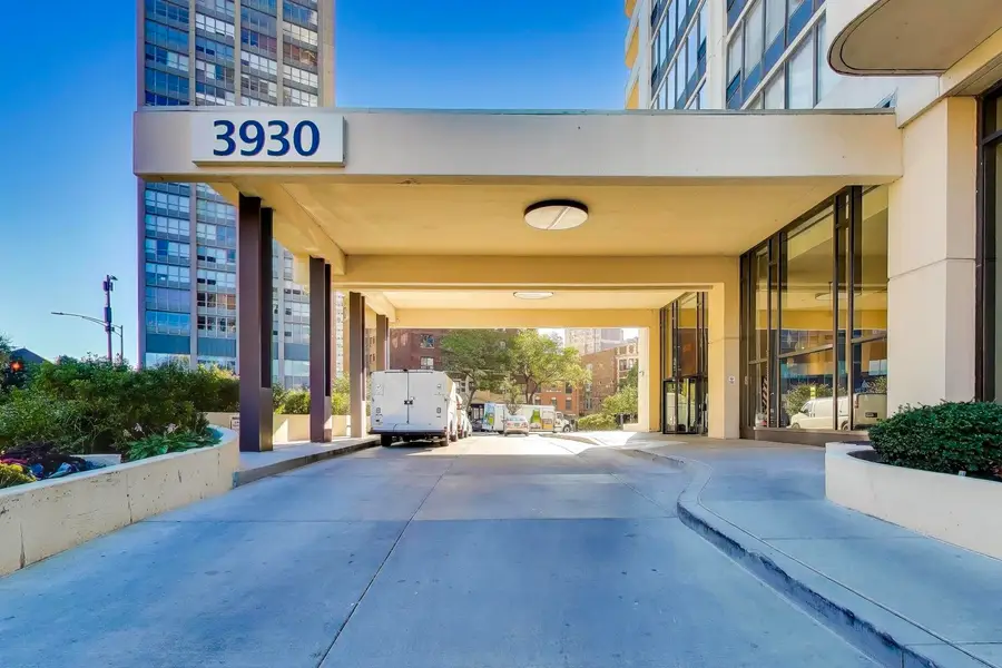 3930 N Pine Grove Avenue #1714, Chicago, IL 60613 - #3