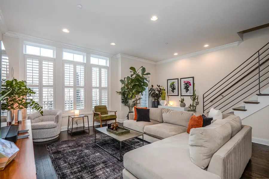 3024 W Newport Avenue, Chicago, IL 60618 - #3