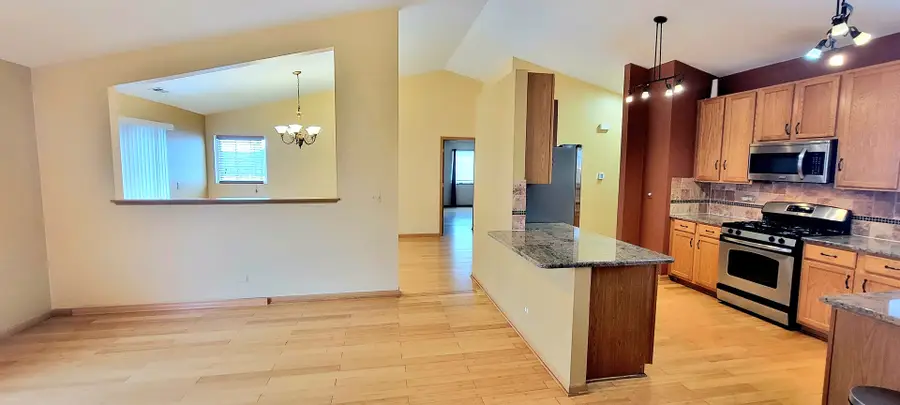 345 Thornwood Way, South Elgin, IL 60177 - #3