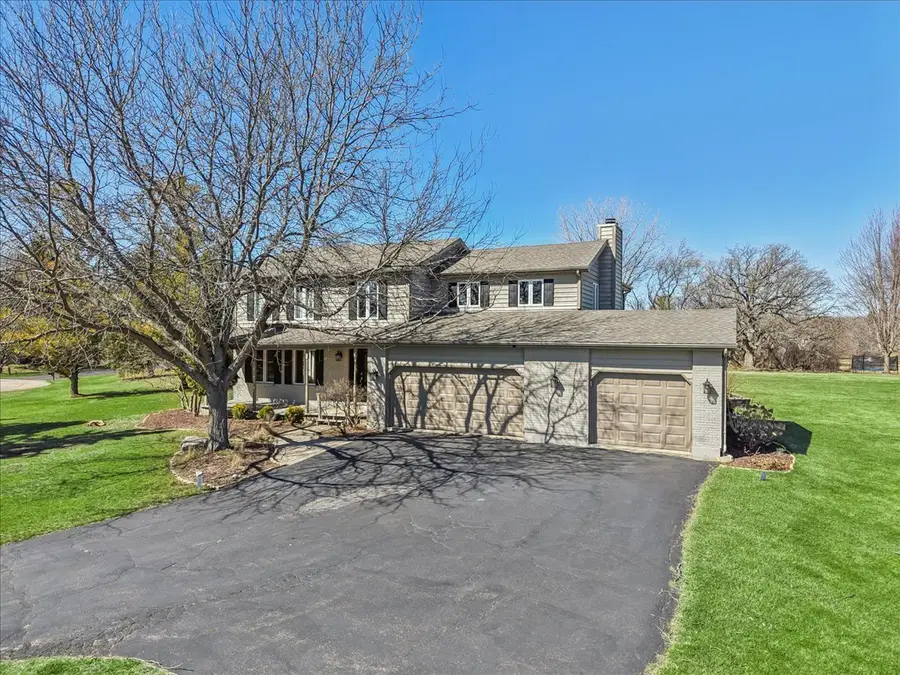 209 Mooregate Trail, Hawthorn Woods, IL 60047 - #3