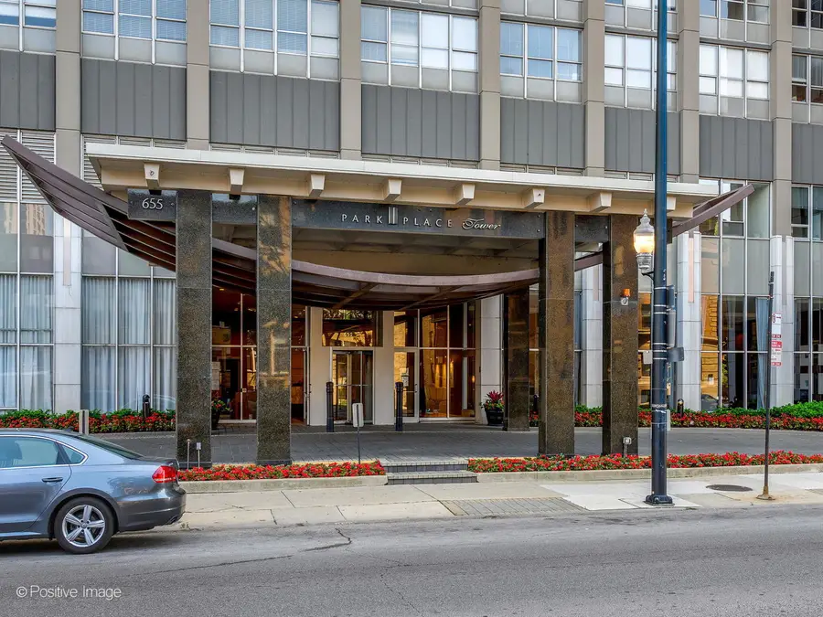 655 W Irving Park Road #3315, Chicago, IL 60613 - #2