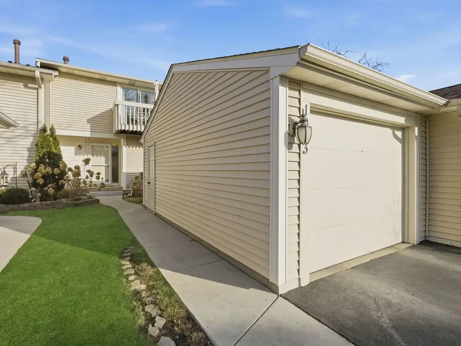 1013 Chatham Place, Vernon Hills, IL 60061 - #2