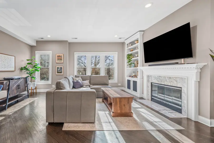 1318 W Fletcher Street #2W, Chicago, IL 60657 - #3