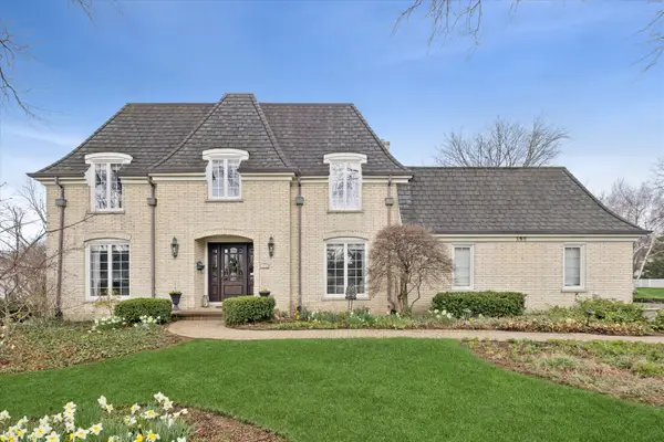 156 Sunset Avenue, Glen Ellyn, IL 60137