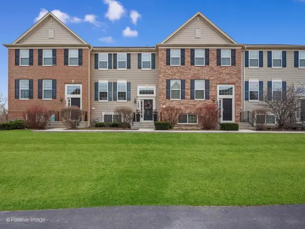 1589 Deer Pointe Drive, South Elgin, IL 60177