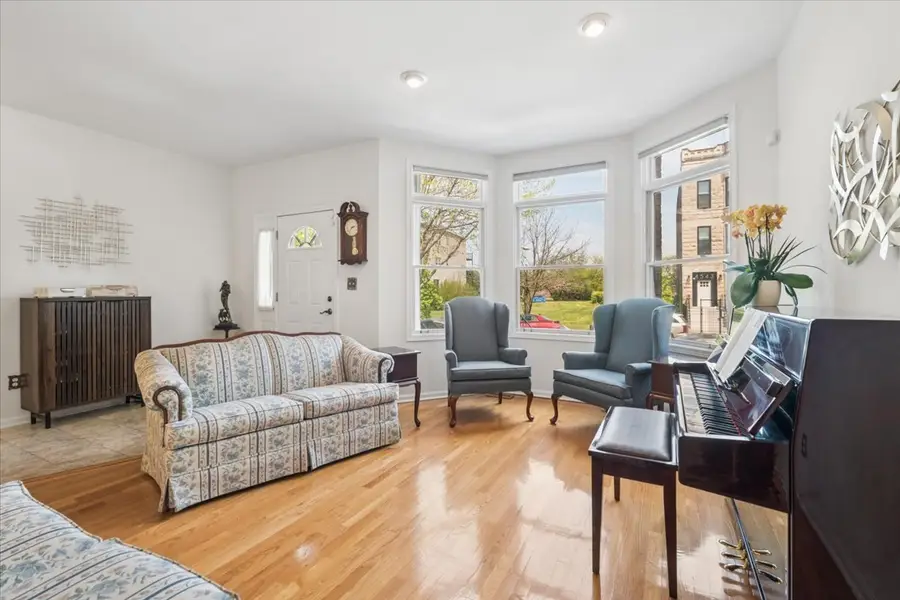 4538 S Saint Lawrence Avenue, Chicago, IL 60653 - #2