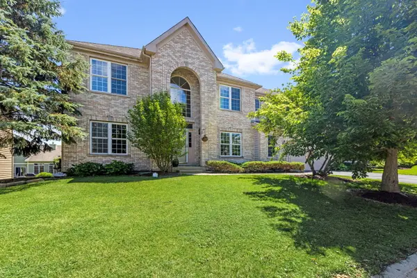 4 Sherwood Court, Lake In The Hills, IL 60156