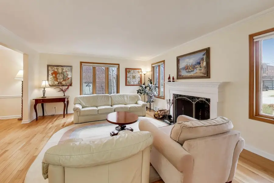 6621 N Keating Avenue, Lincolnwood, IL 60712 - #3