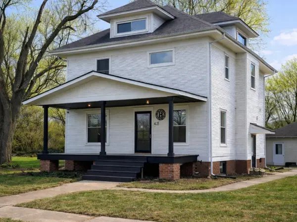 401 S Locust Street, Wapella, IL 61777