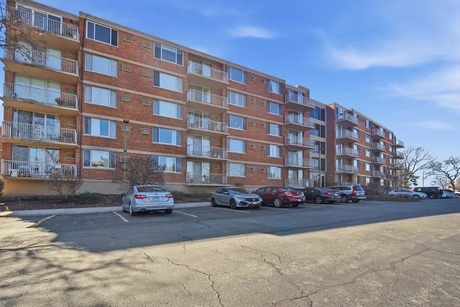 2200 S Stewart Avenue #3J, Lombard, IL 60148 - #3