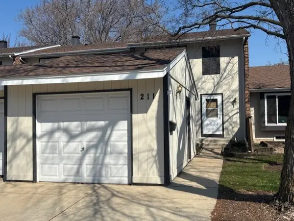 211 Applewood Lane, Bloomingdale, IL 60108