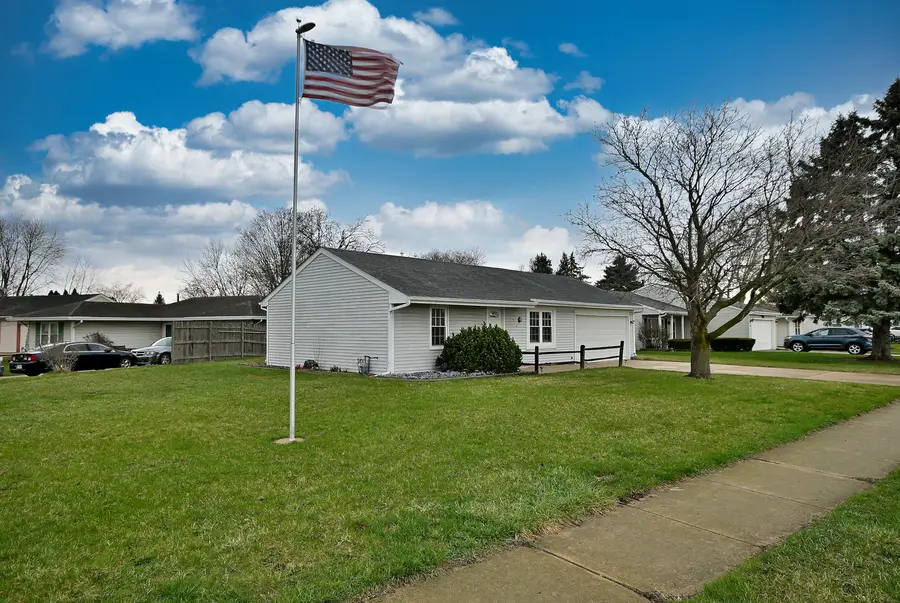 910 Greenfield Drive, Aurora, IL 60506 - #2