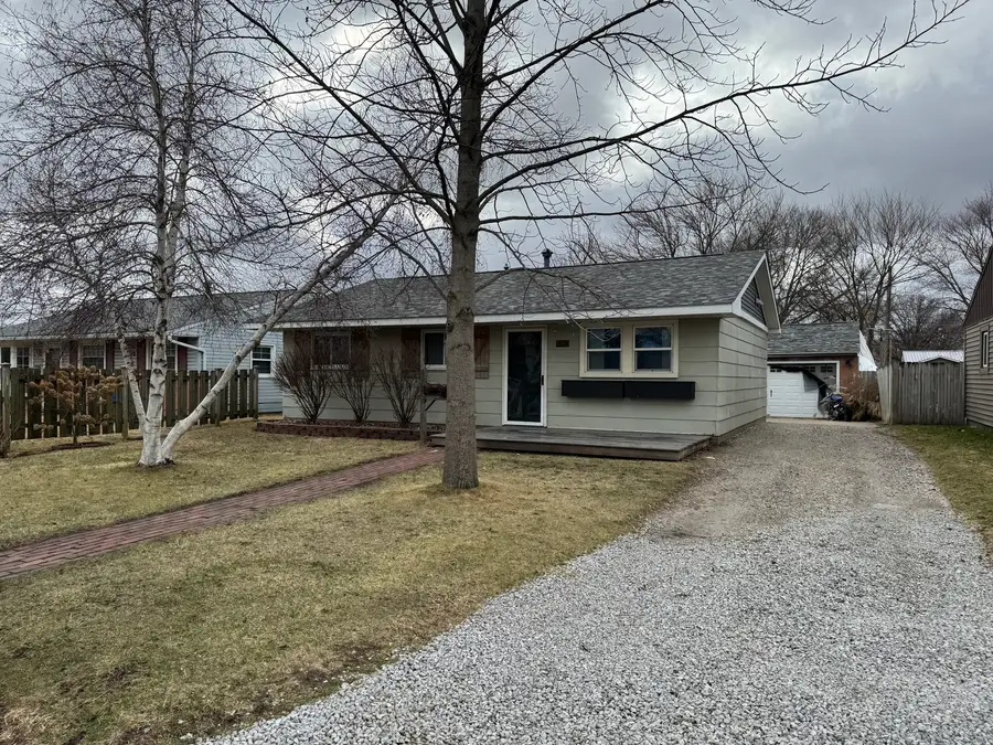 450 E 7th Street Court E, Milan, IL 61264 - #2
