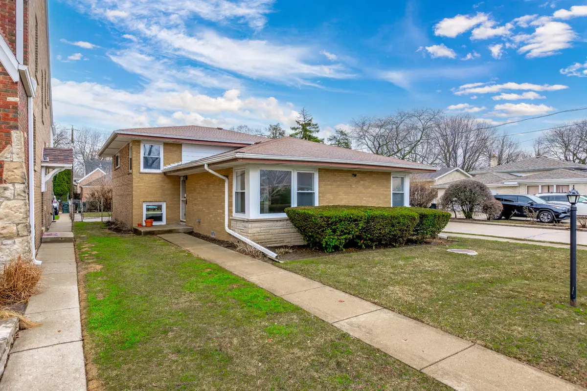 8231 Kilbourn Avenue, Skokie, IL 60076 - #1