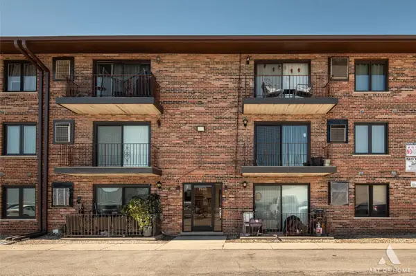 7347 W 79th Place #2D, Bridgeview, IL 60455