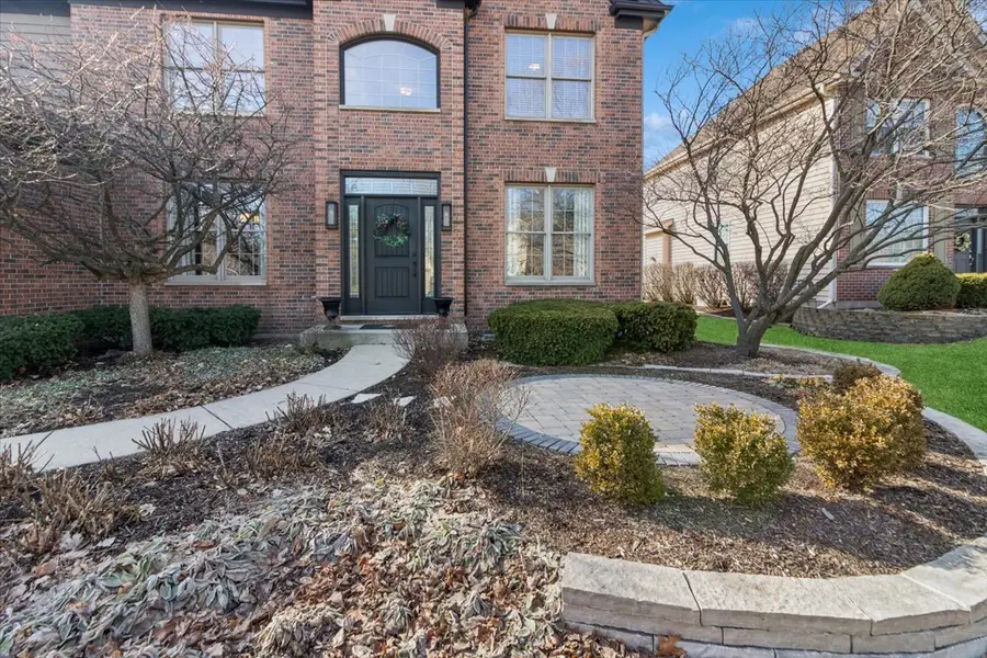 909 King Edward Avenue, Saint Charles, IL 60174 - #3