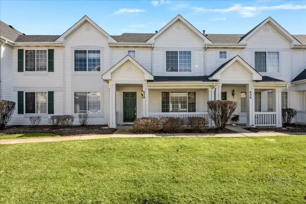 628 Lincoln Station Drive #628, Oswego, IL 60543