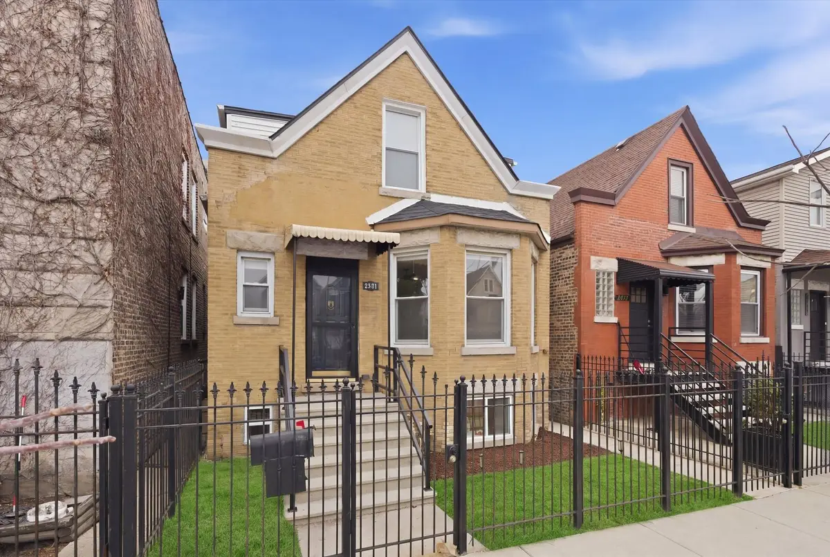 2721 N Western Avenue, Chicago, IL 60647 - #1
