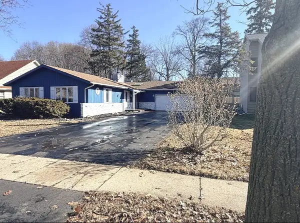 7 Woodhead Drive, Lake Villa, IL 60046