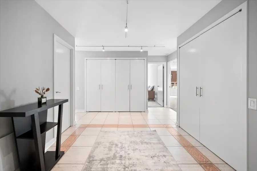 110 E Delaware Place #404, Chicago, IL 60611 - #3