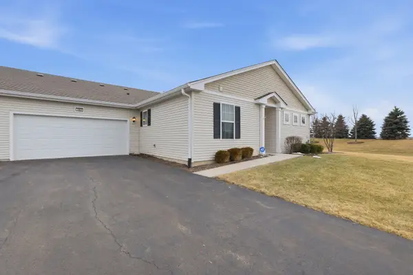 1882 Southern Circle #1882, Pingree Grove, IL 60140