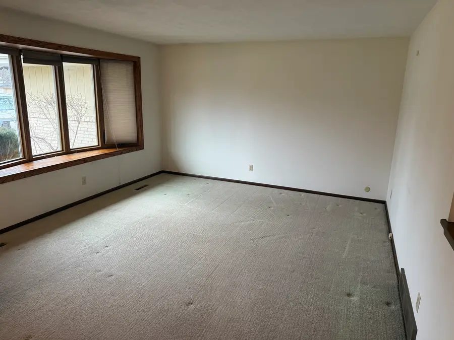 3156 Kentwood Parkway, Rockford, IL 61109 - #3