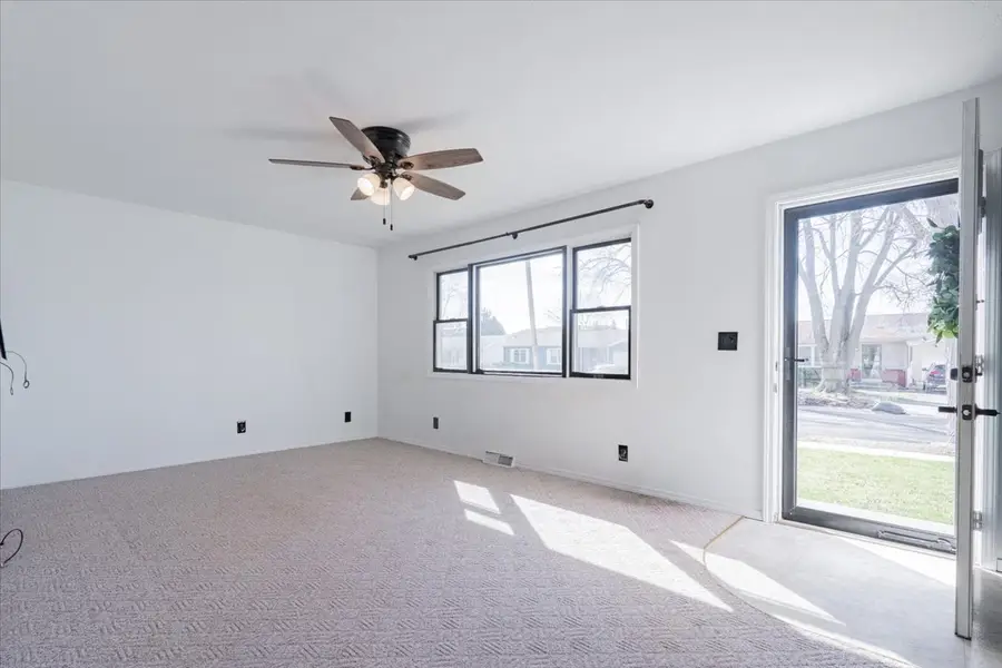 1826 E Lafayette Street, Bloomington, IL 61701 - #2