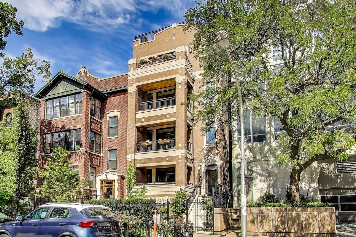 456 W Briar Place #2, Chicago, IL 60657 - #1